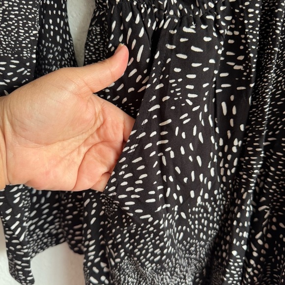 NWT Roxy Spirit Awakes Black and White Polka Dot Spring Patterned Romper Size M - Picture 5 of 11